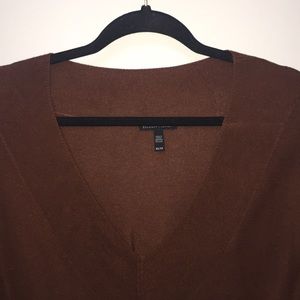 V-neck lightweight sweater size XS